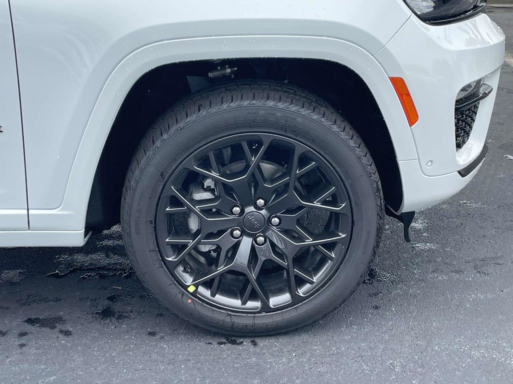 2025 Jeep Grand Cherokee Summit Reserve photo 29