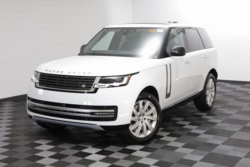 2025 Land Rover Range Rover SE's photo