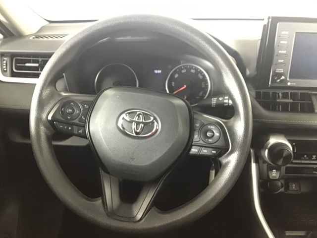 2021 Toyota RAV4 LE photo 11