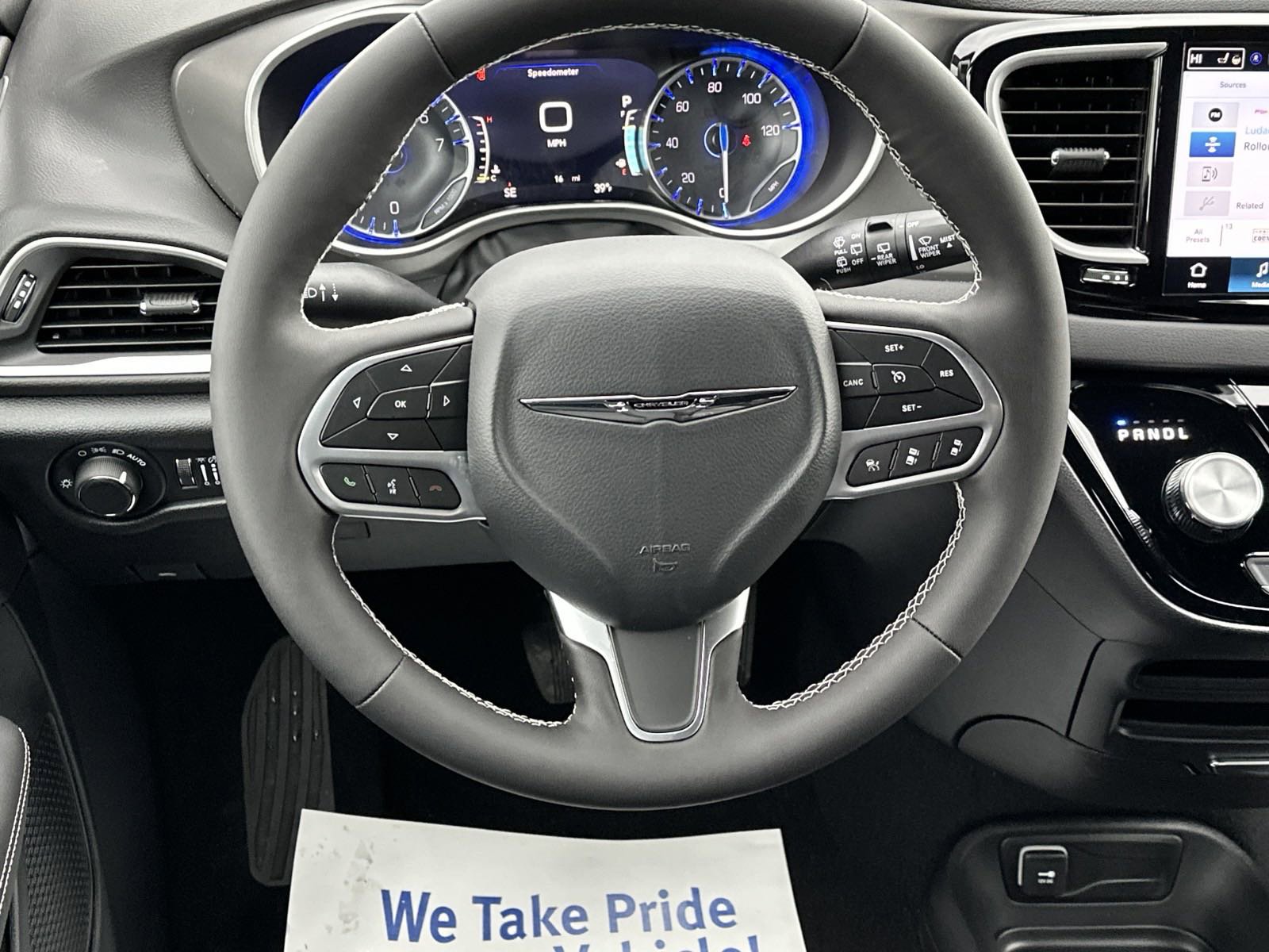 2025 Chrysler Voyager LX photo 23