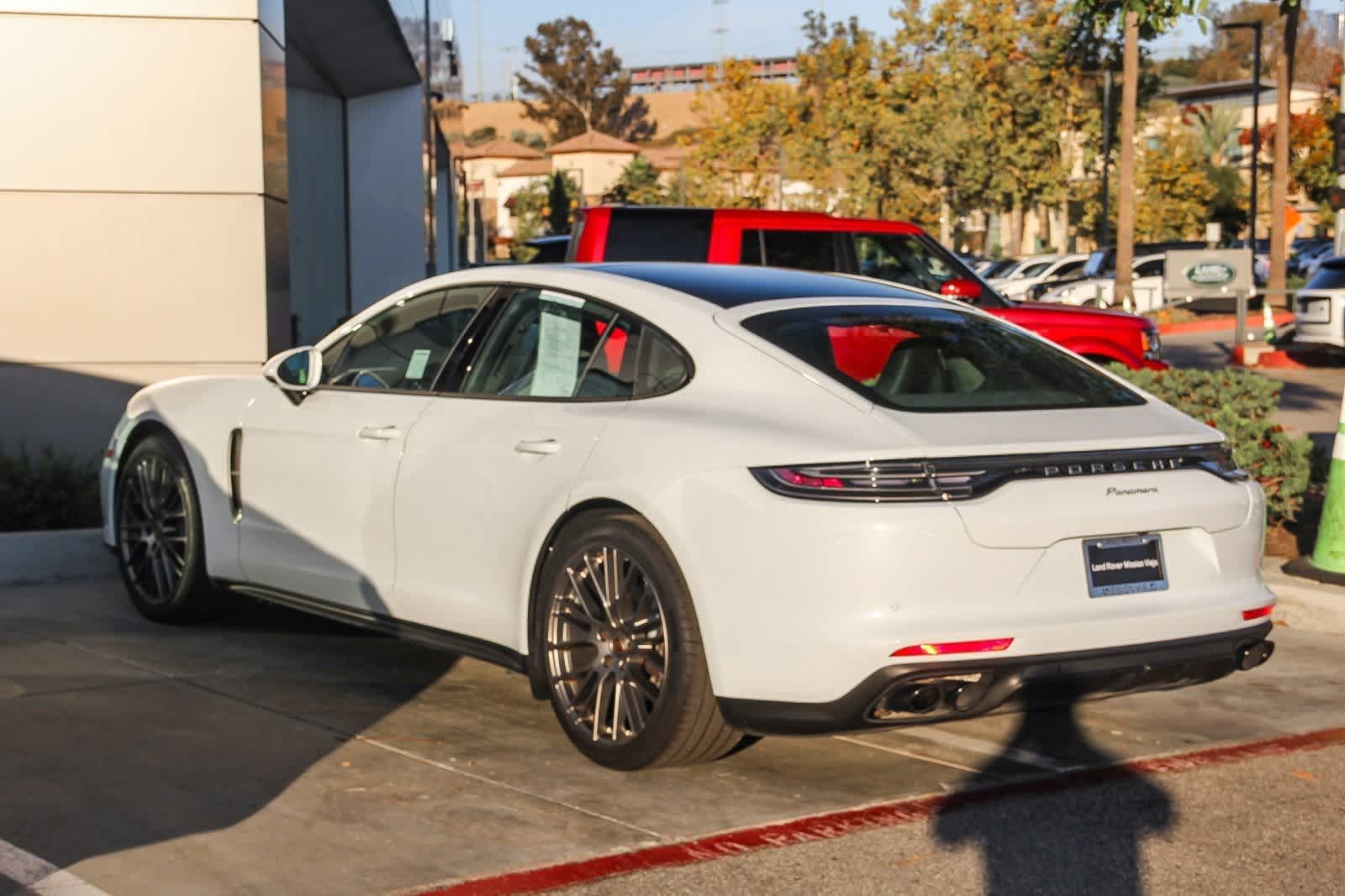 2023 Porsche Panamera Platinum photo 4