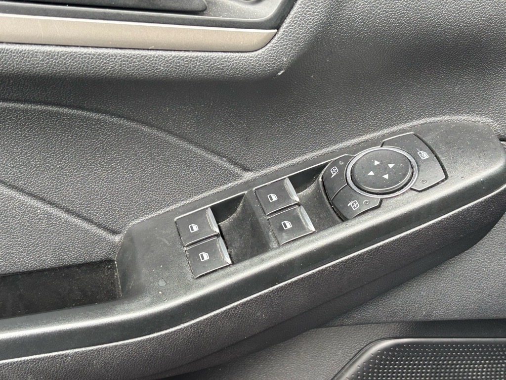 2022 Ford Escape SE photo 3