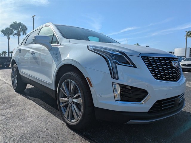 2025 Cadillac XT5 Premium Luxury photo 2