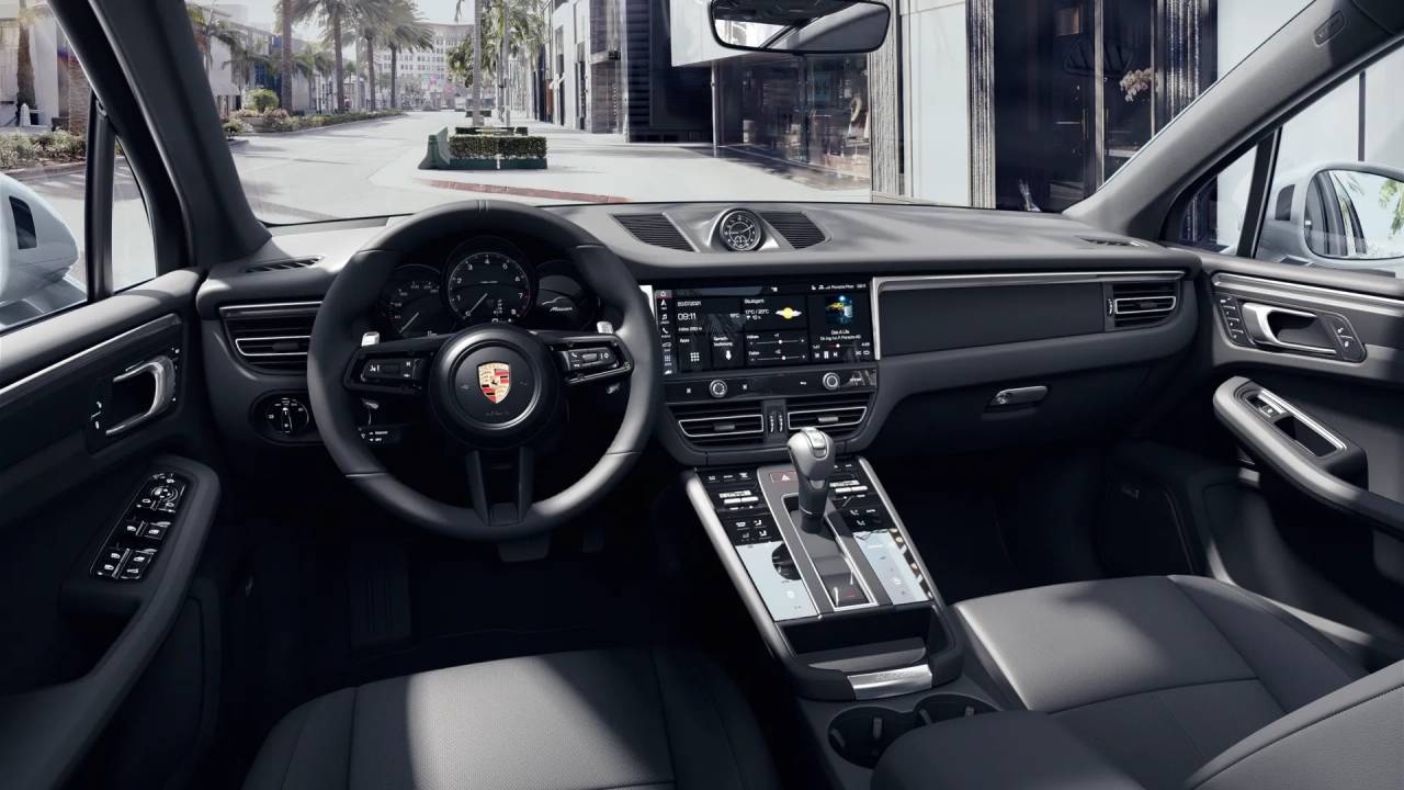 2025 Porsche Macan T photo 5