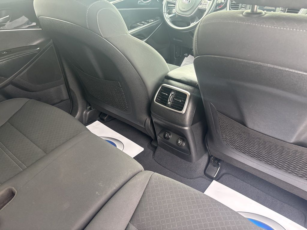 2020 Kia Sorento S photo 29