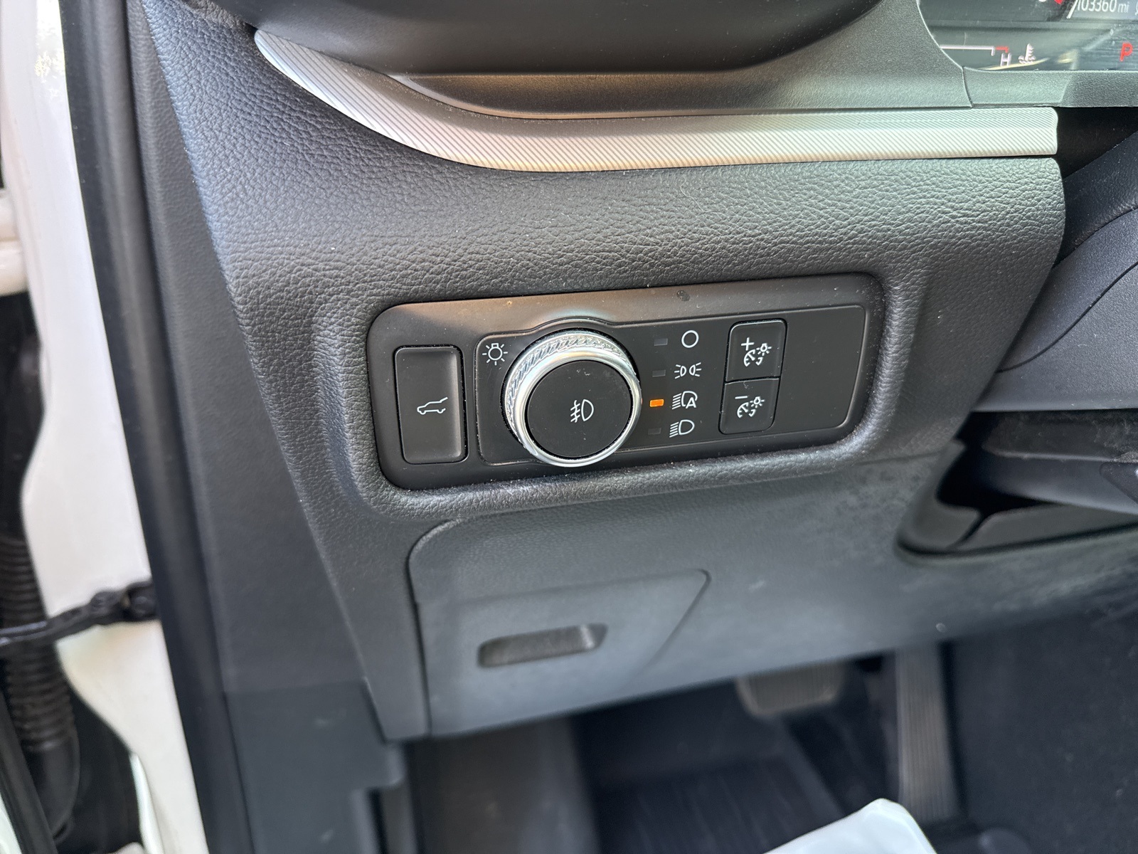 2020 Ford Explorer XLT photo 26