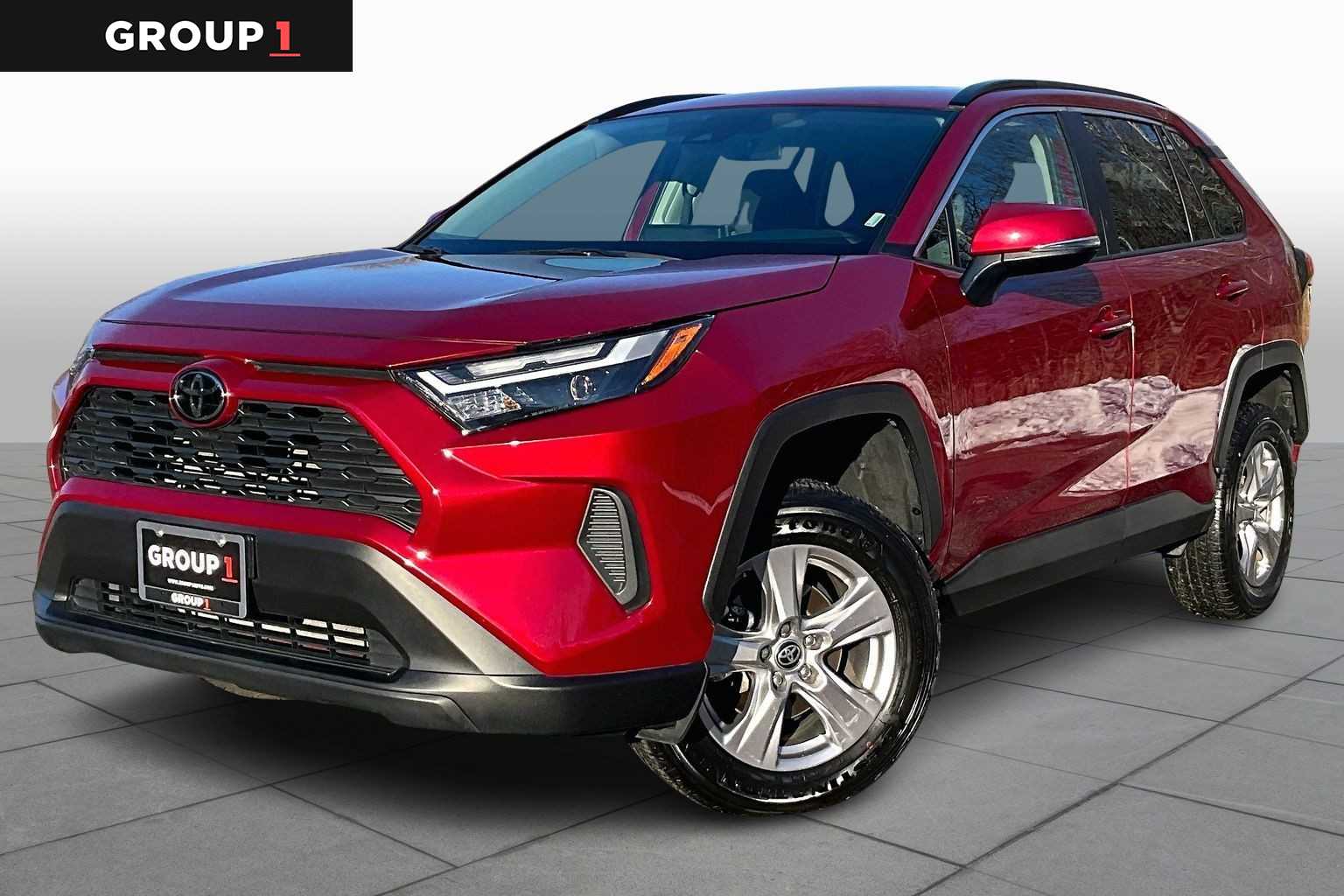 2025 Toyota RAV4 XLE's photo