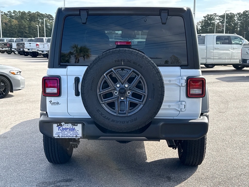 2026 Jeep Wrangler RHD photo 3