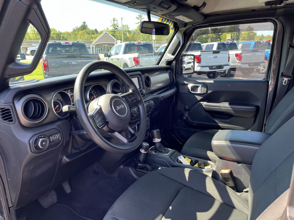 2019 Jeep Wrangler Sport photo 13