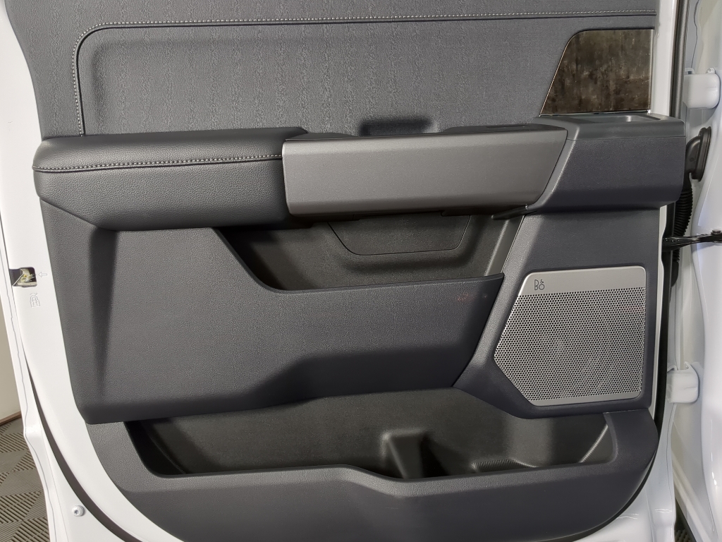 2026 Ford F-250 Lariat photo 9