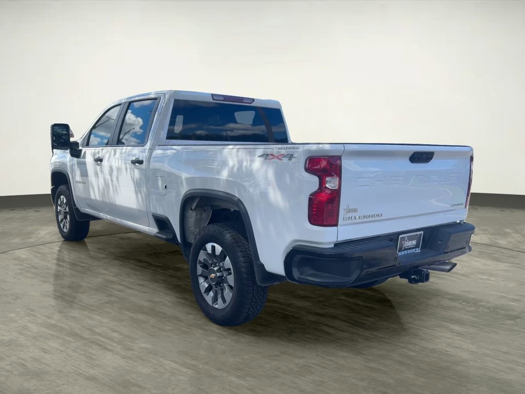 2025 Chevrolet Silverado 2500HD Custom photo 3