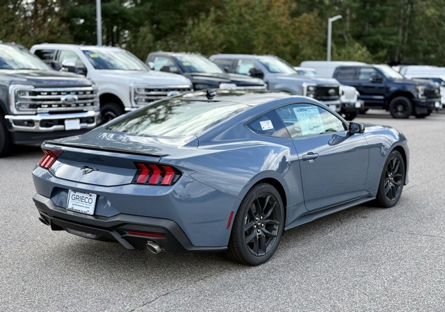 2025 Ford Mustang EcoBoost Premium photo 4