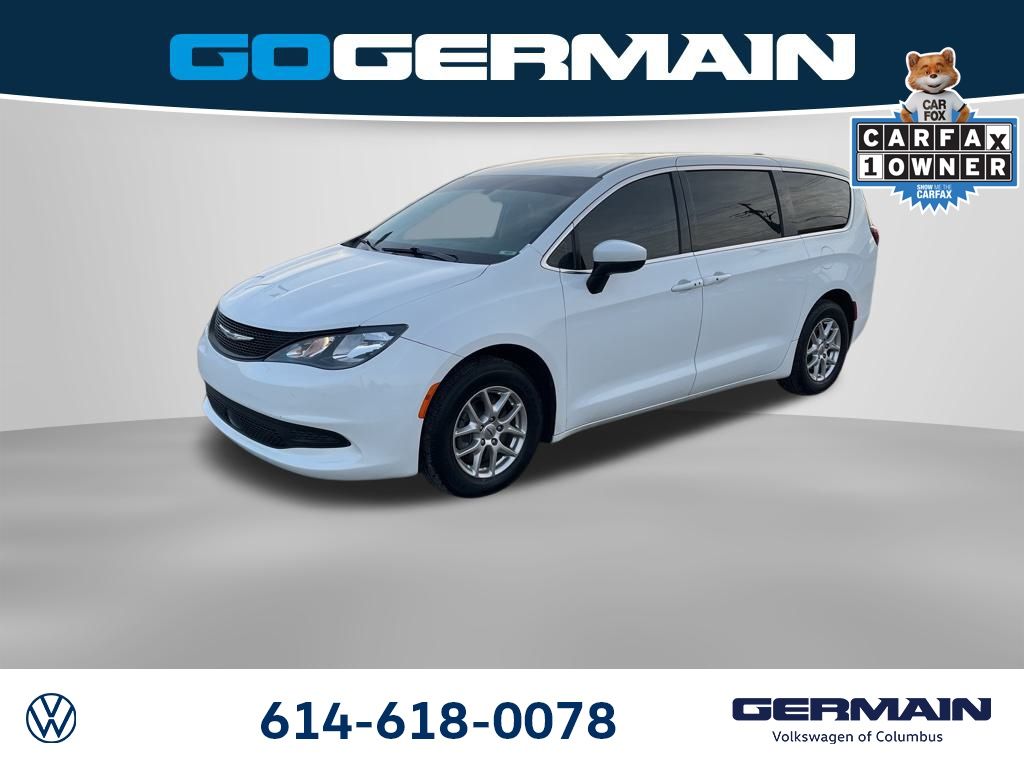 Pre-Owned 2022 Chrysler Voyager LX's photo