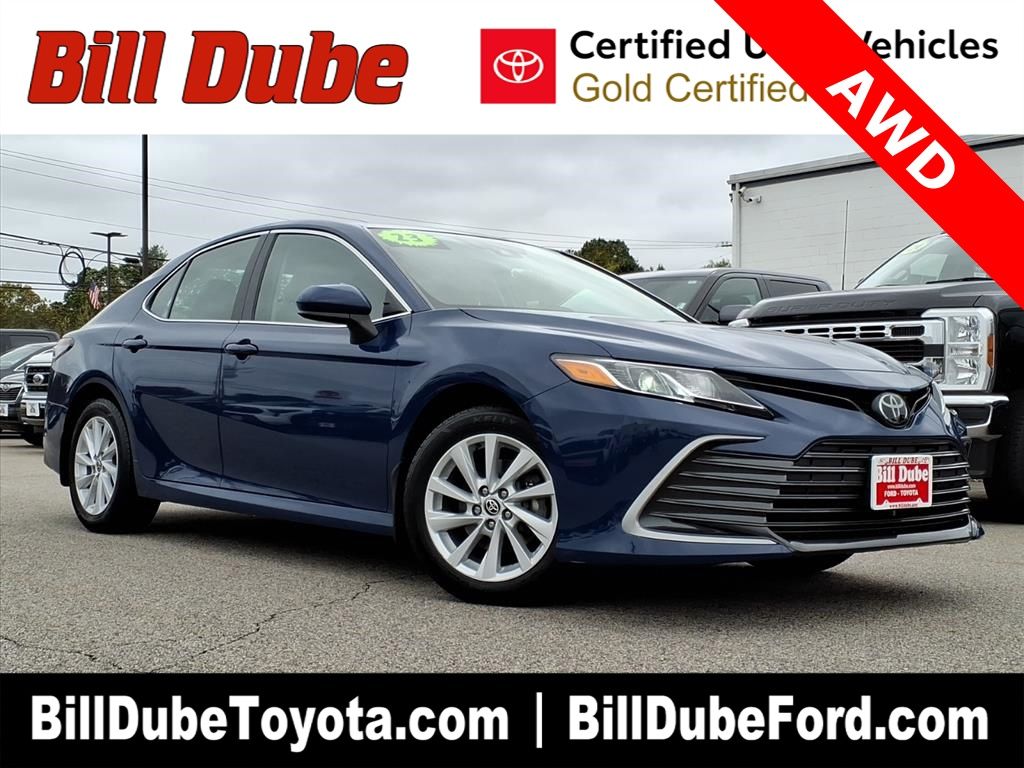 2023 Toyota Camry LE's photo