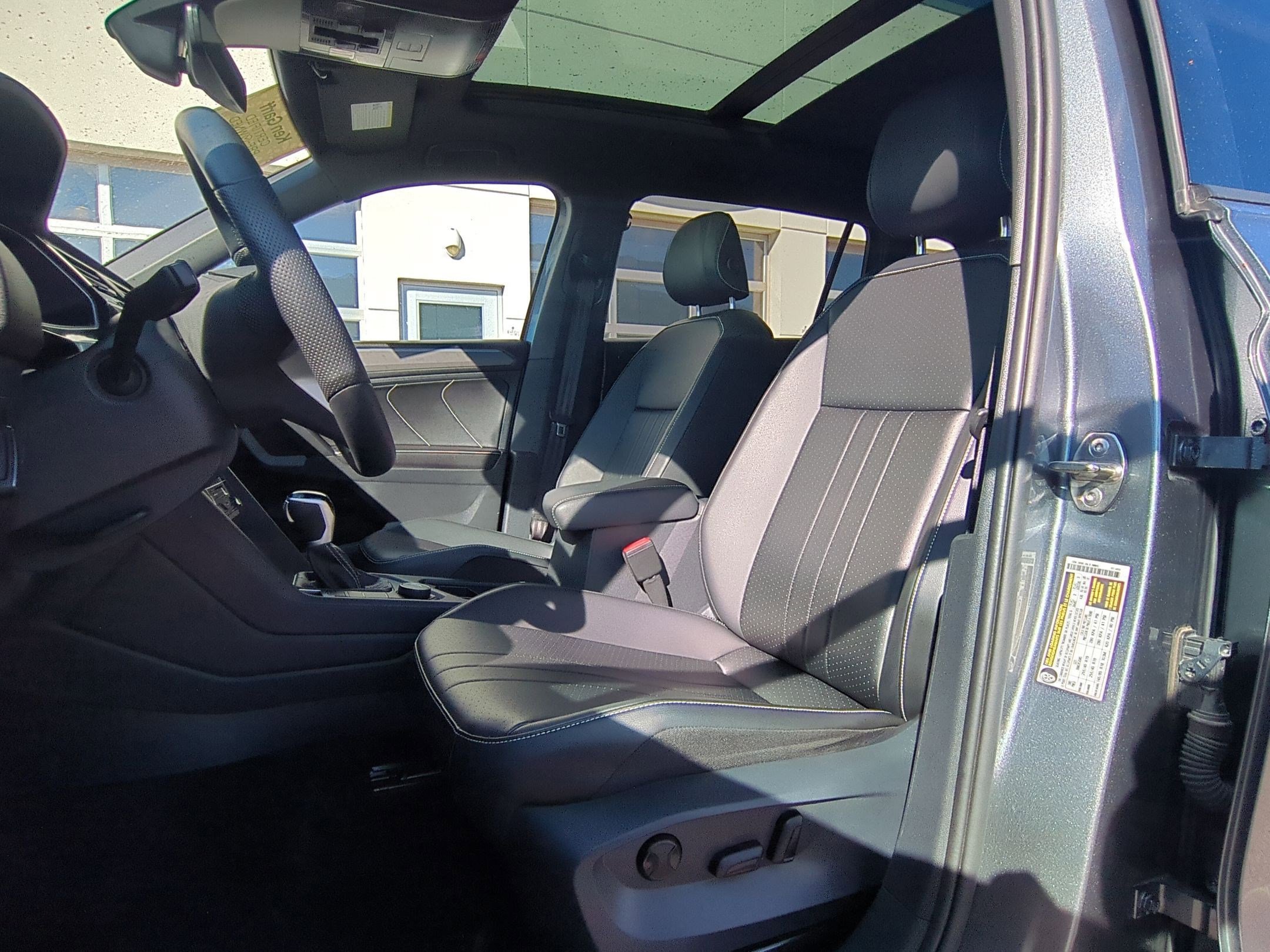 2024 Volkswagen Tiguan SE R-Line Black photo 22