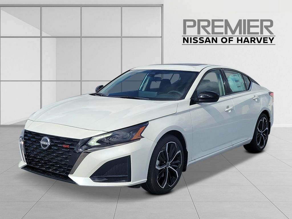 2025 Nissan Altima SR's photo