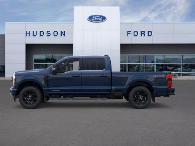 2025 Ford F-350 Lariat photo 3