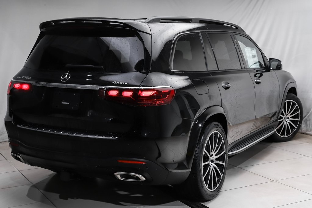 2026 Mercedes Benz GLS 580 4MATIC photo 3