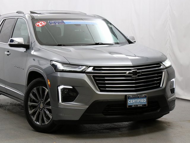 2023 Chevrolet Traverse Premier photo 2
