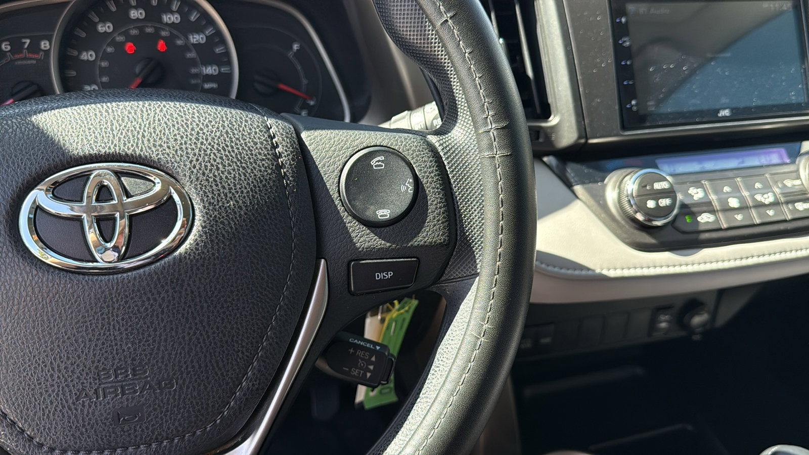 2015 Toyota RAV4 XLE photo 18