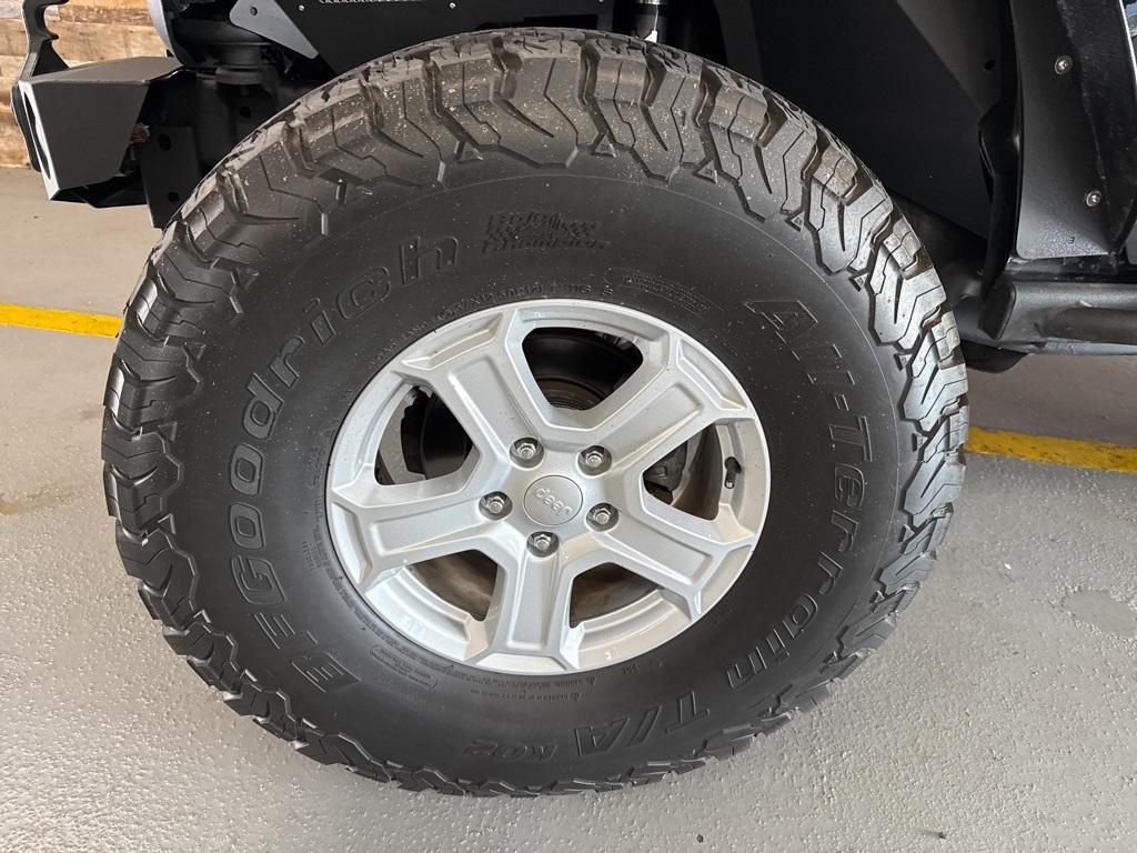 2016 Jeep Wrangler Unlimited Rubicon photo 4