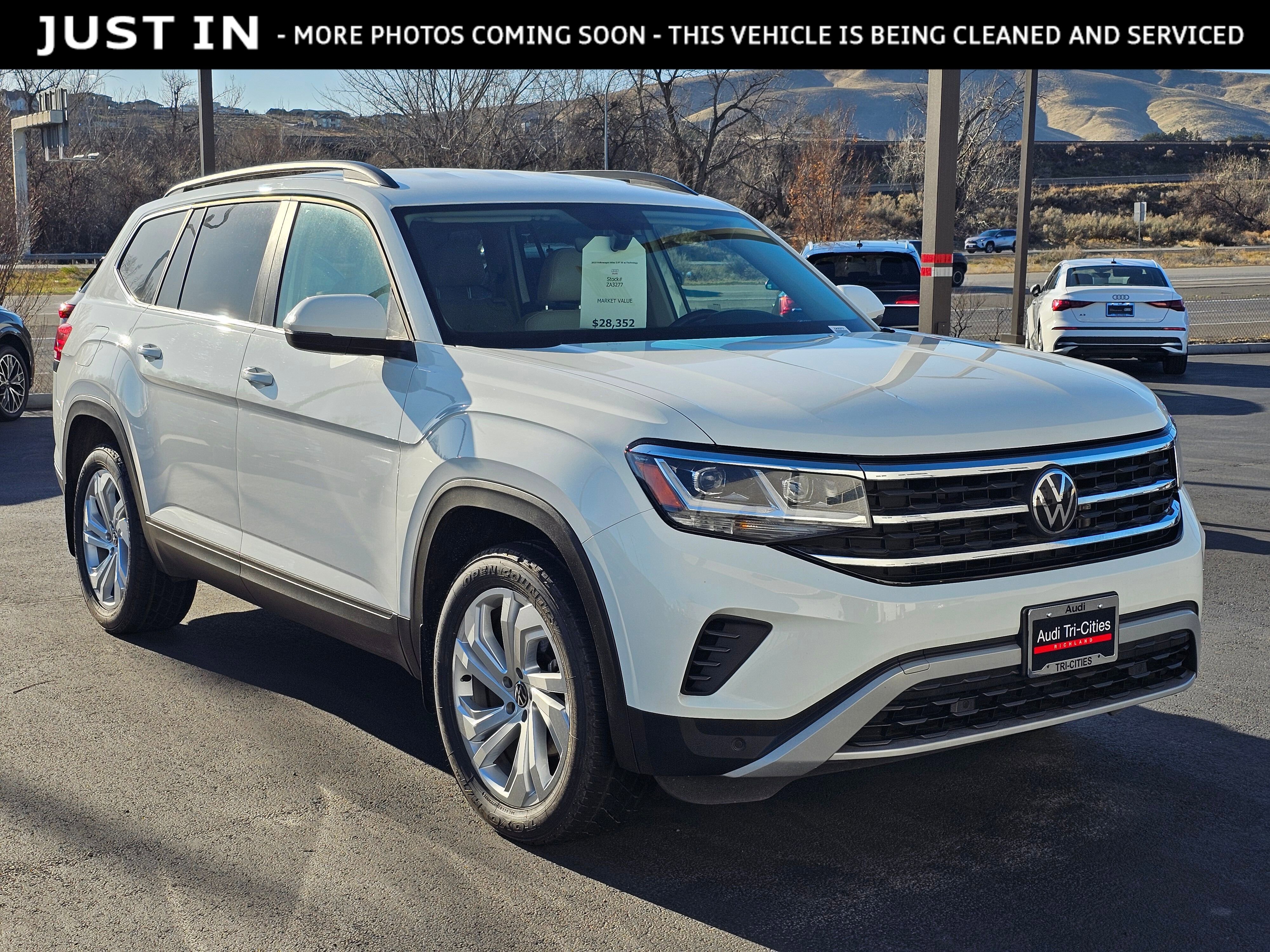 2023 Volkswagen Atlas SE w/Tech's photo