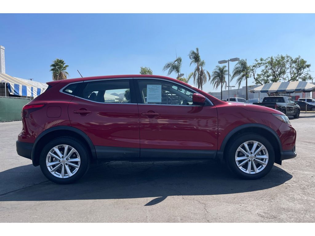 2017 Nissan Rogue Sport S photo 6