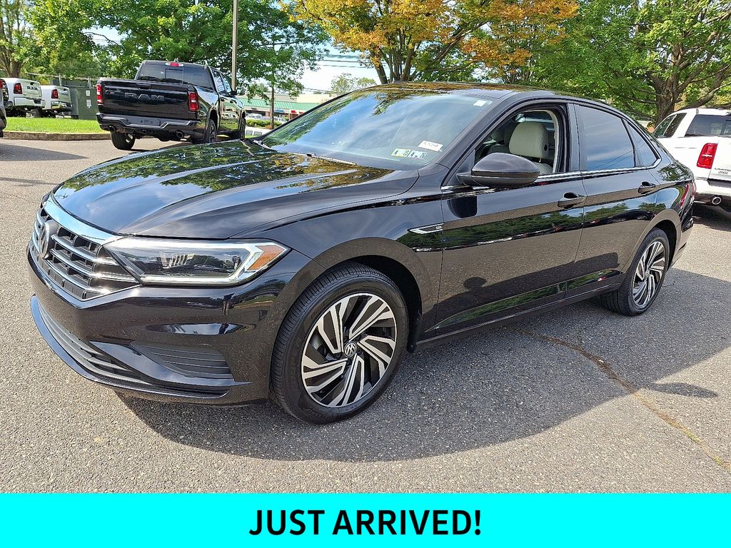 2021 Volkswagen Jetta SEL photo 3