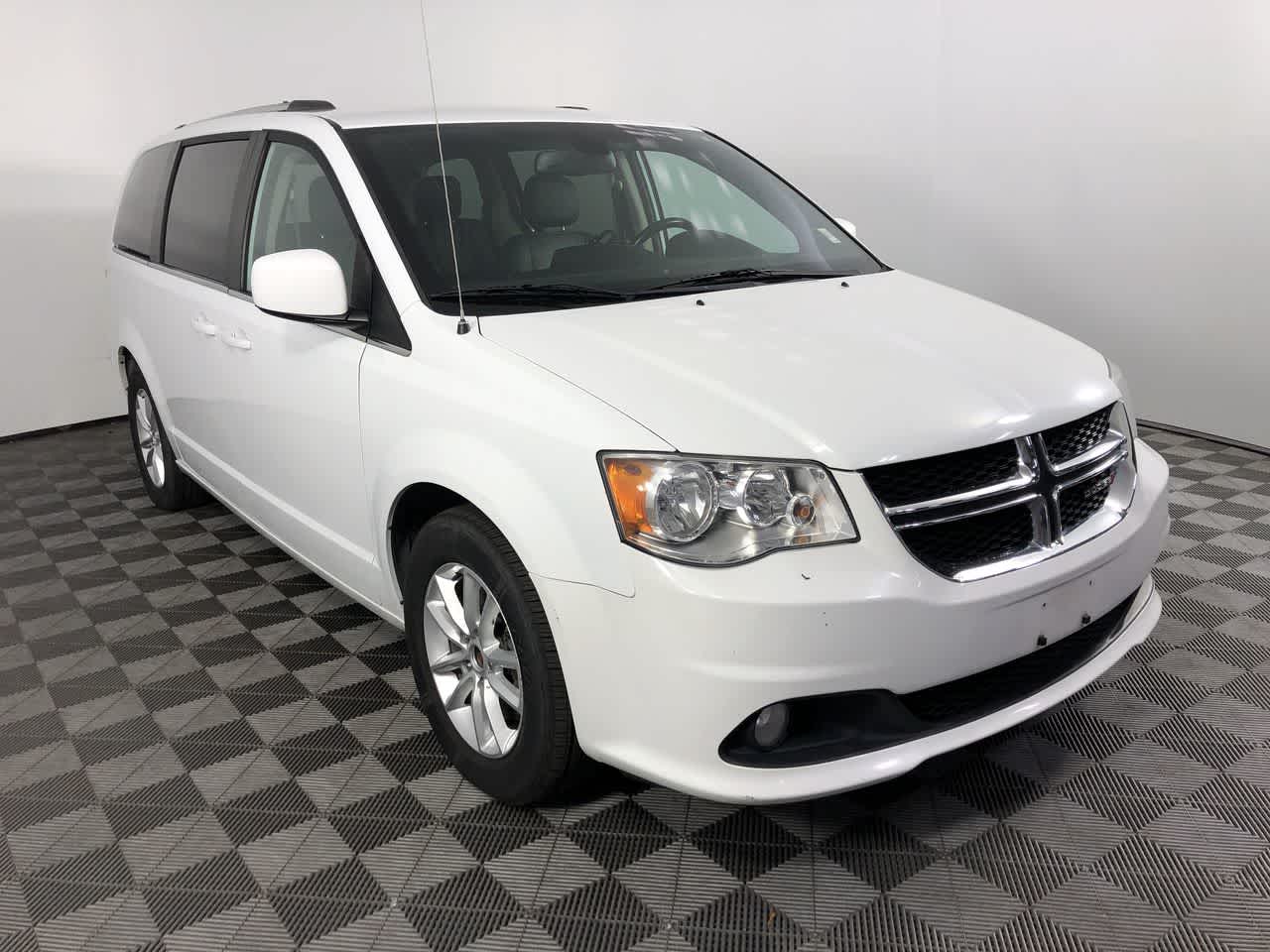 2019 Dodge Grand Caravan SXT photo 2
