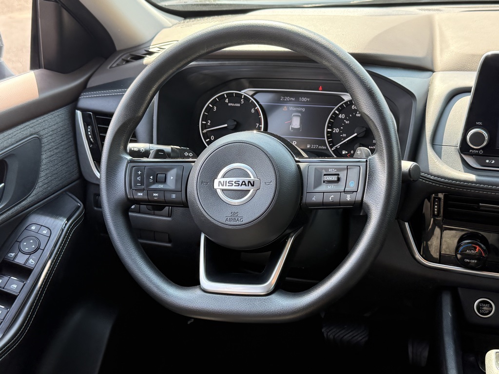 2021 Nissan Rogue SV photo 21