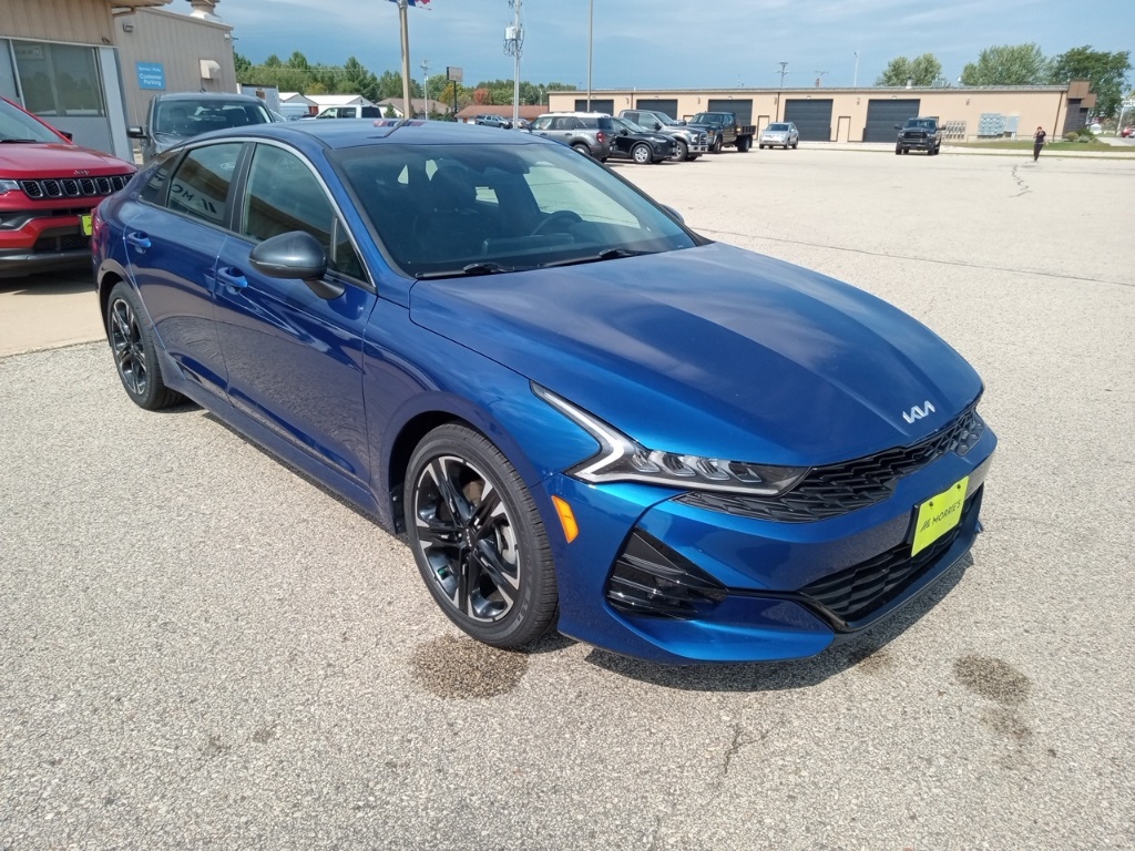 2022 Kia K5 GT-Line photo 3