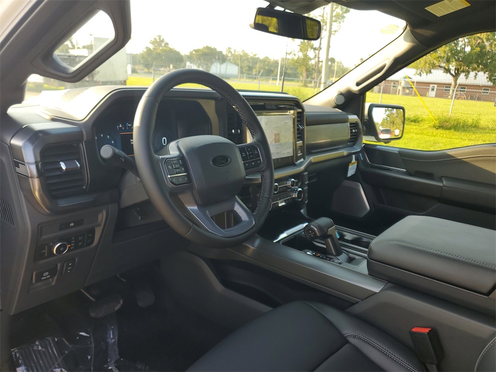 2025 Ford F-150 Lariat photo 7