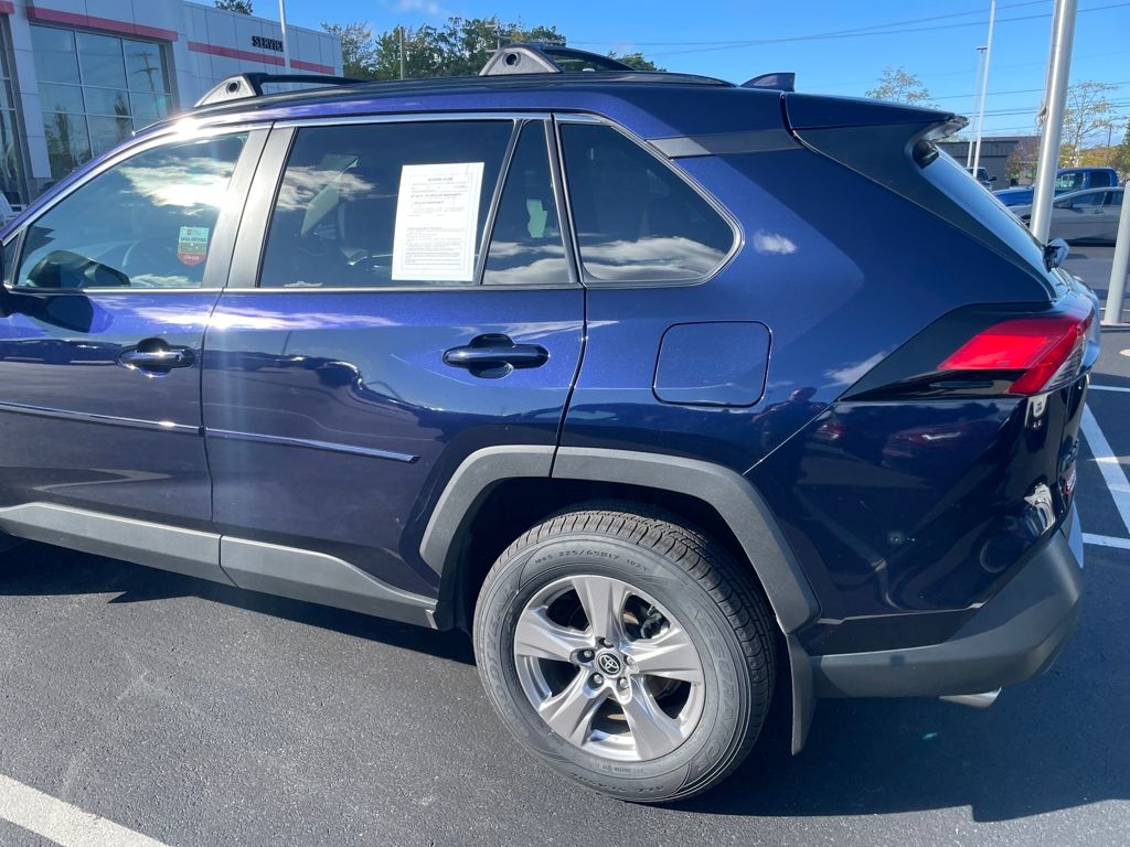 2023 Toyota RAV4 XLE photo 6