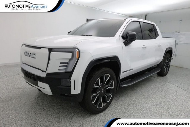 2025 GMC Sierra EV Denali's photo