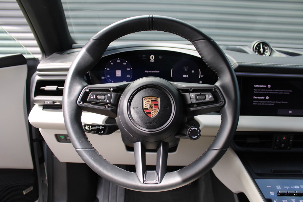 2024 Porsche Macan Electric 4 photo 21