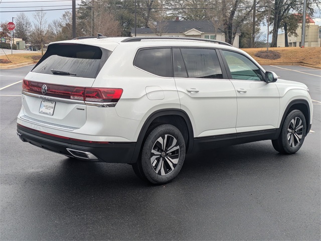 2026 Volkswagen Atlas SE photo 2
