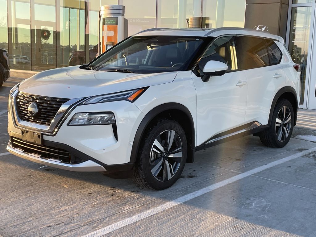 2023 Nissan Rogue Platinum's photo