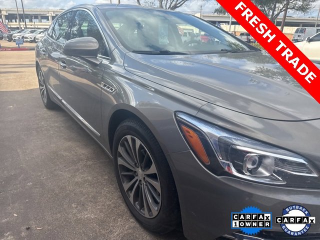 2017 Buick LaCrosse Essence's photo