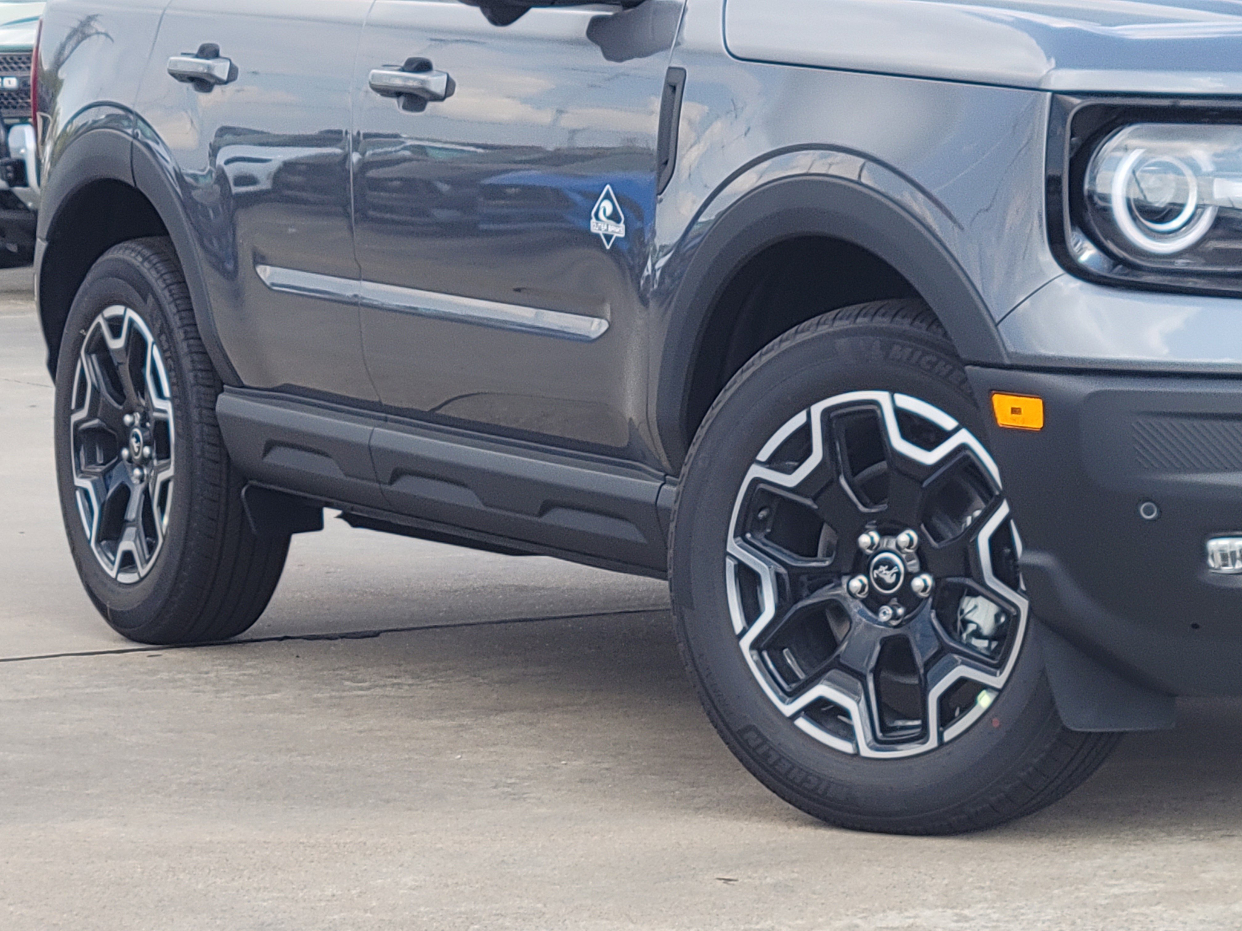 2025 Ford Bronco Sport Outer Banks photo 2