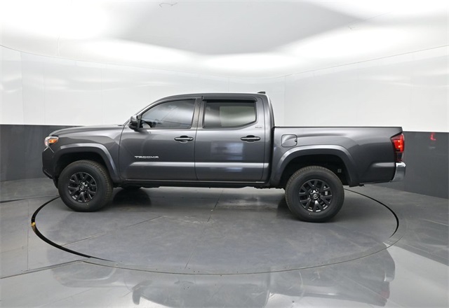 2022 Toyota Tacoma SR5 Double Cab photo 2