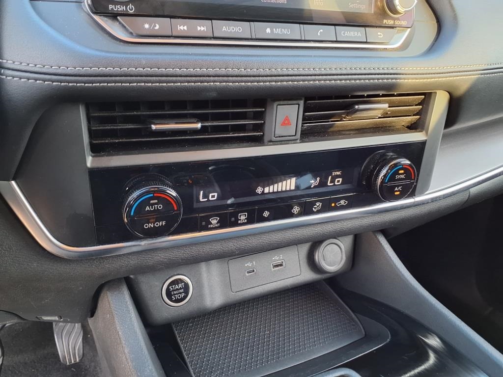 2023 Nissan Rogue SV photo 15