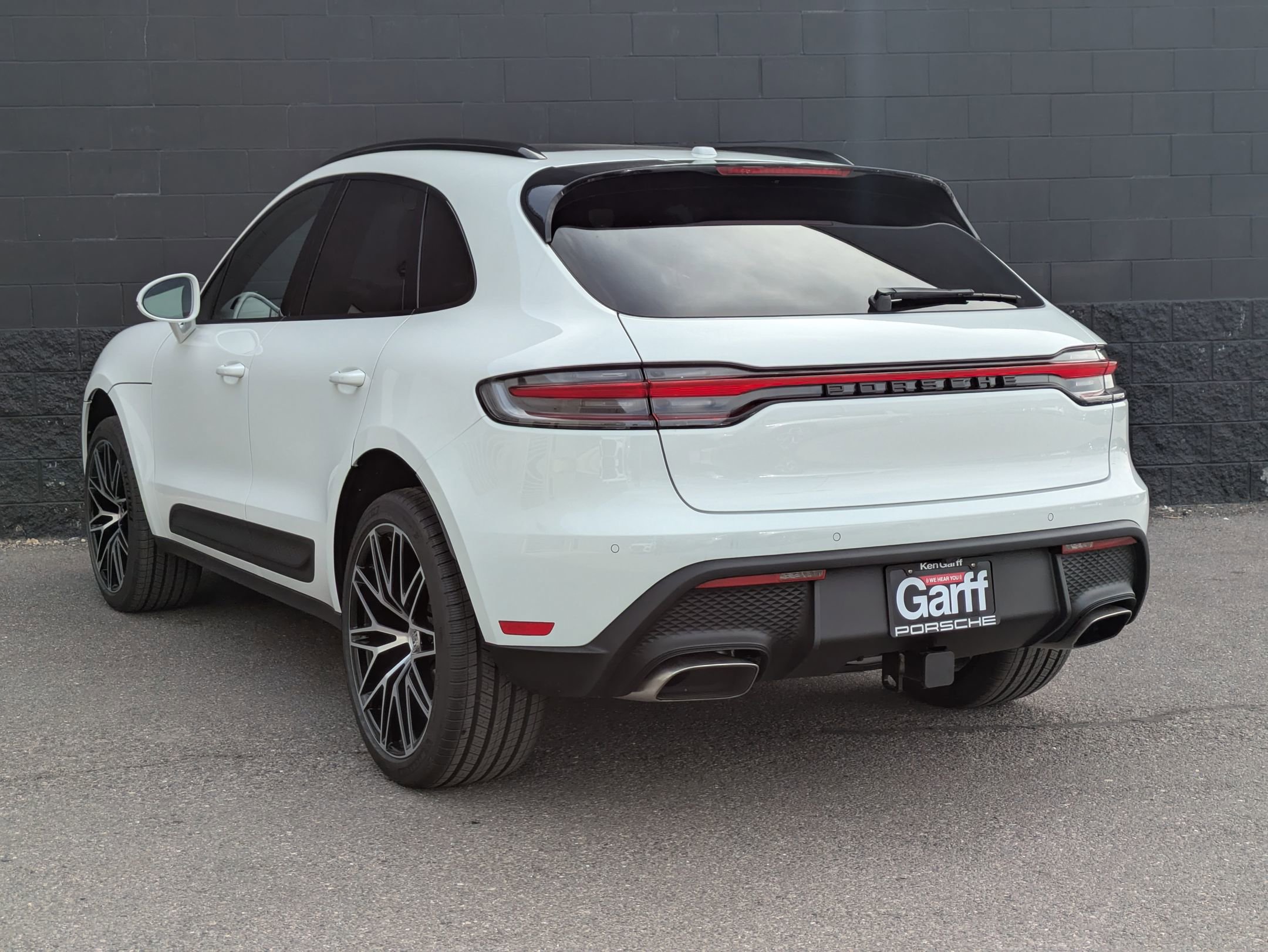 2025 Porsche Macan T photo 3