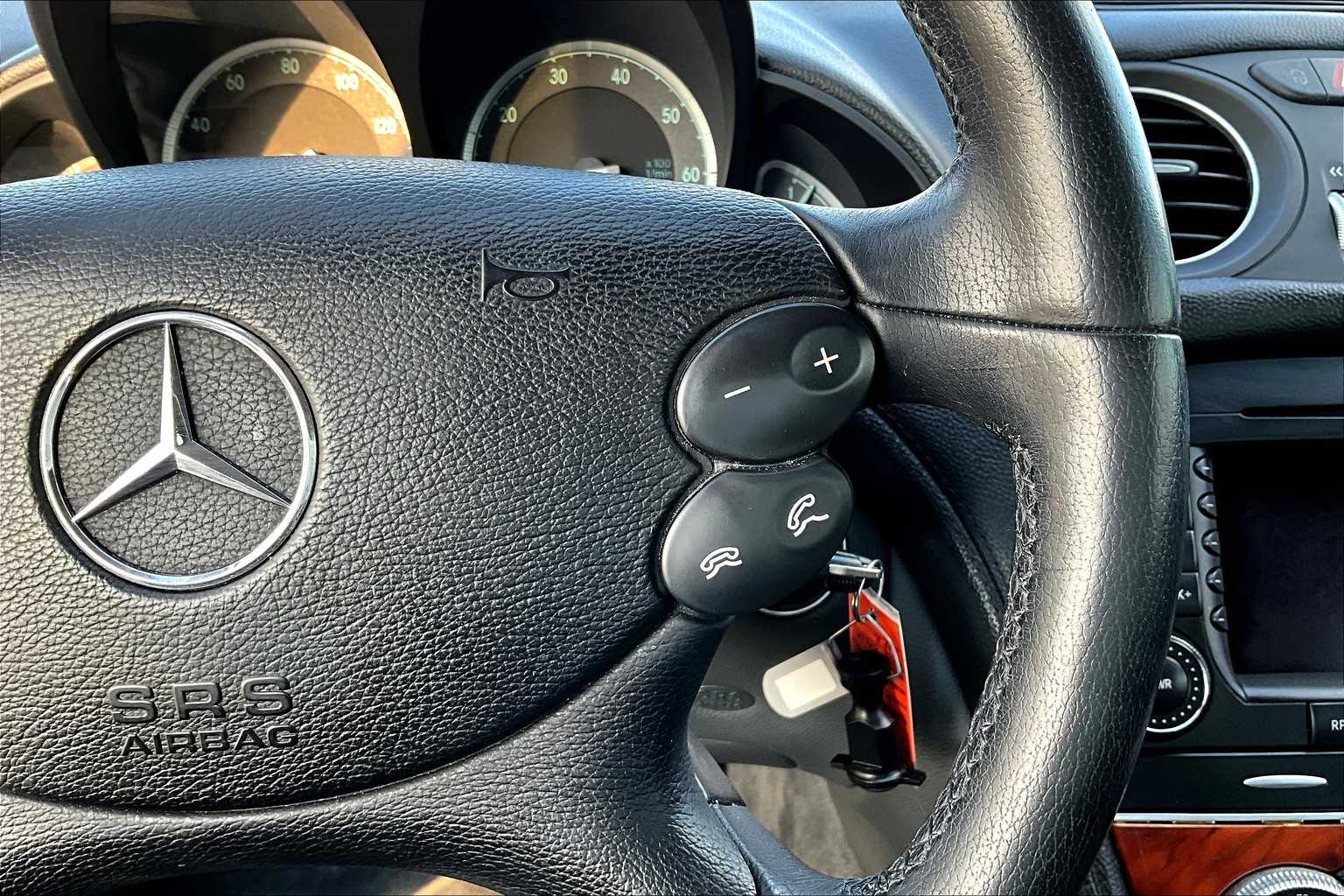 2005 Mercedes Benz SL 500 photo 21