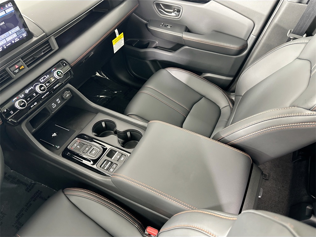 2025 Honda Pilot TrailSport photo 24