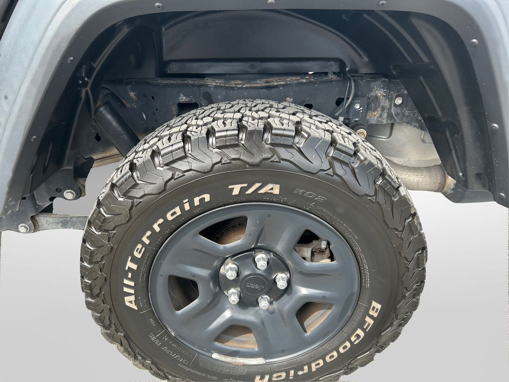 2020 Jeep Gladiator Sport photo 13