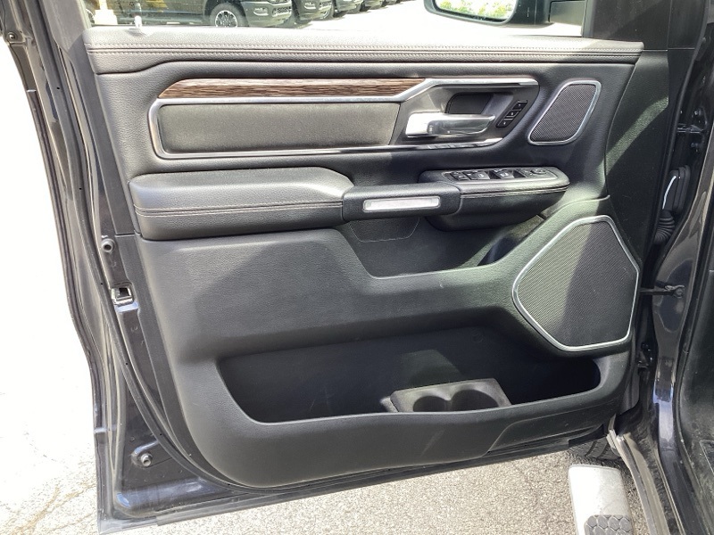 2019 Ram 1500 Laramie photo 15