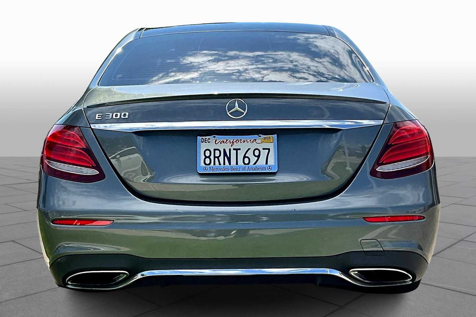 2017 Mercedes Benz E 300 Sport photo 4