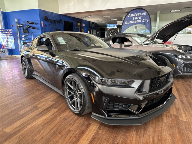 2025 Ford Mustang Dark Horse photo 3