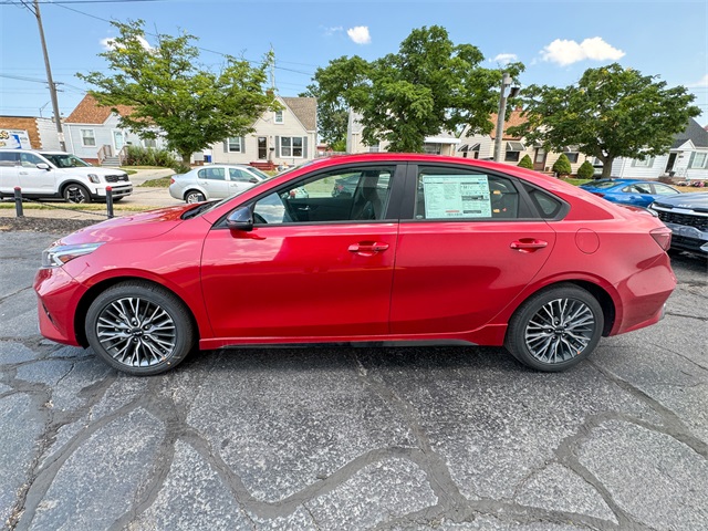 2024 Kia Forte GT-Line photo 7