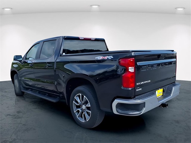 2023 Chevrolet Silverado 1500 LT photo 3